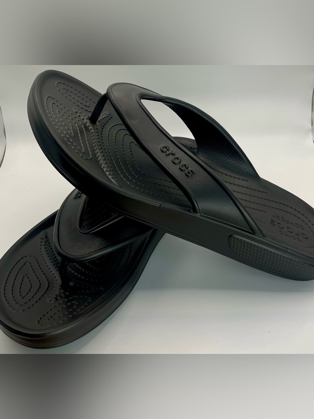 (size 12) Mens Black Crocs Classic Flip Flop Thonug Sandals